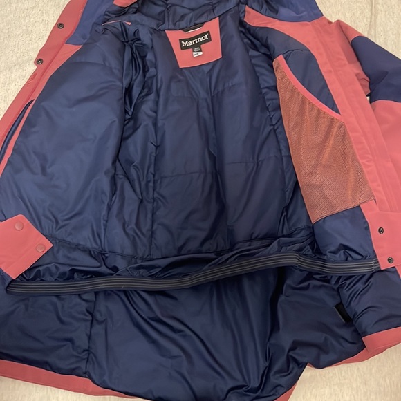 Medium Women’s Marmot Snow Coat - Picture 5 of 7